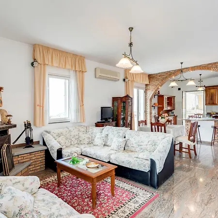 Etna Park With Terraces & Sea View *